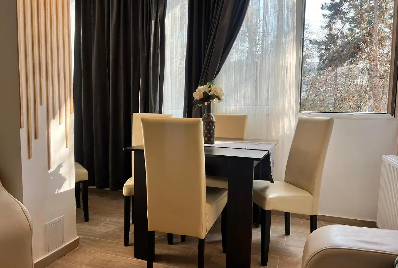 The House In The Park Bucharest Apartment