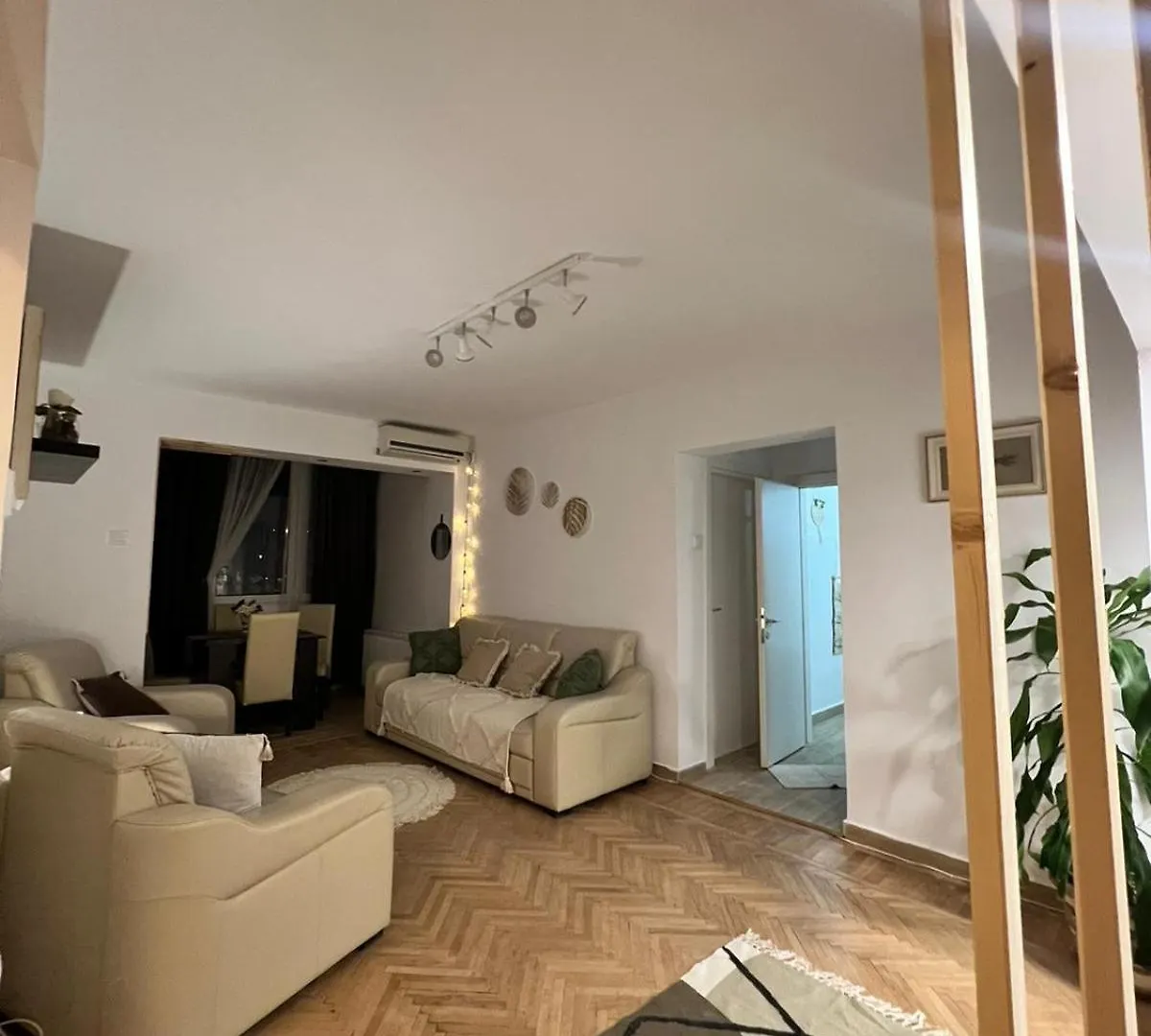 The House In The Park Bucharest Apartment