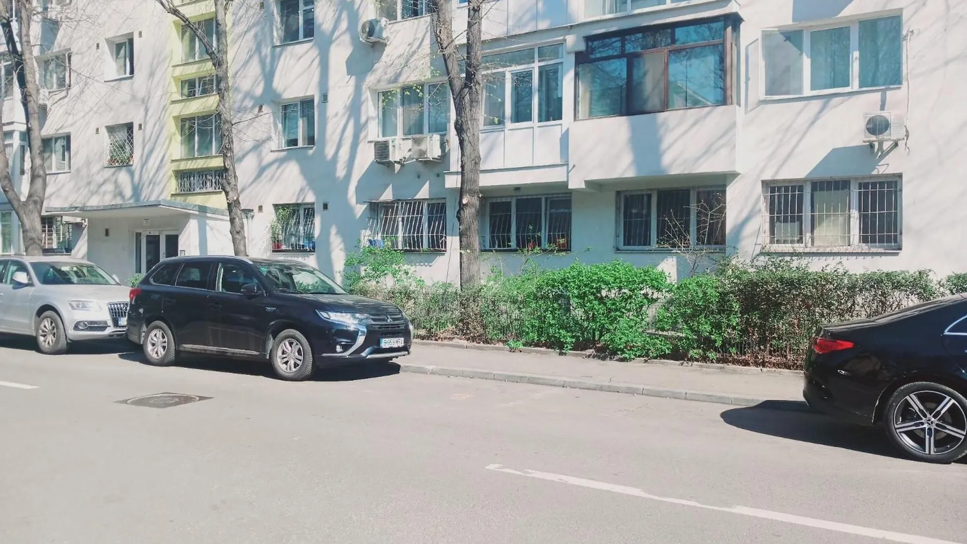 The House In The Park Bucharest Apartment