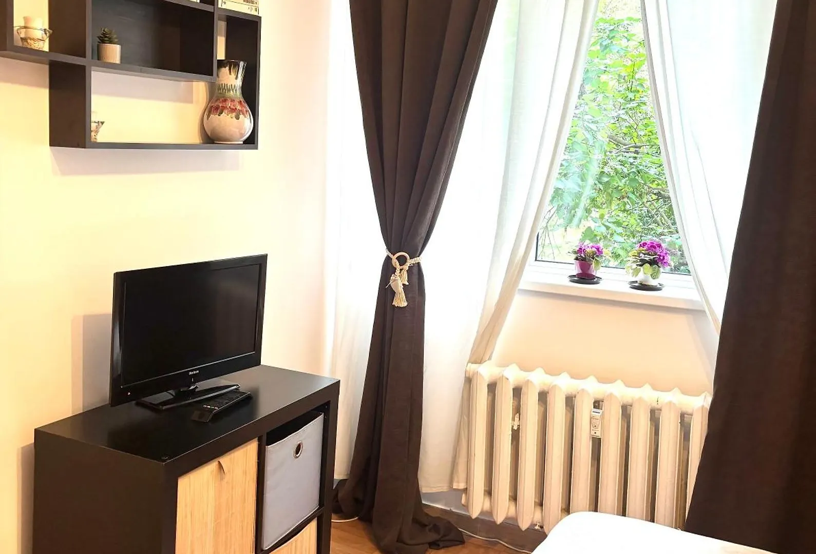 Апартаменты The House In The Park Бухарест 0*,
